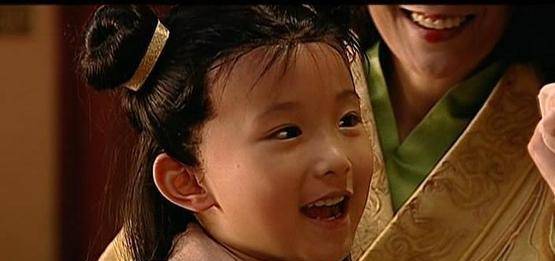 来之前,老妈交代着让说啥,自己便重复一遍,逗逗姑妈开心罢了.