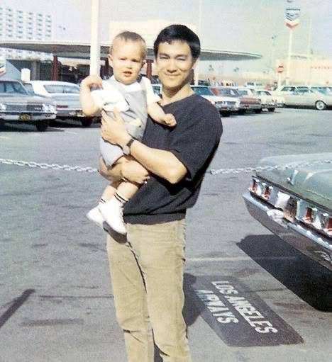 李小龙和儿子李国豪珍贵照片:浓浓的父爱,图9实在令人大呼遗憾