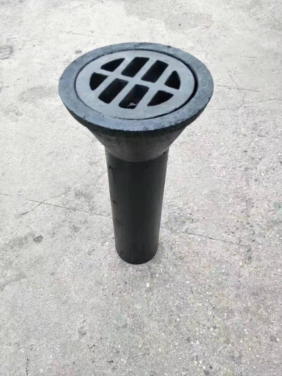 铸铁泄水管