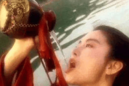 原创古代第一酒鬼,被老婆扔进酒缸三天,爬出来说了三字成酒桌口头禅