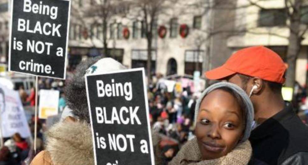 《潜伏》那句经典的"小布尔乔亚的无病呻吟",到底是什么意思?