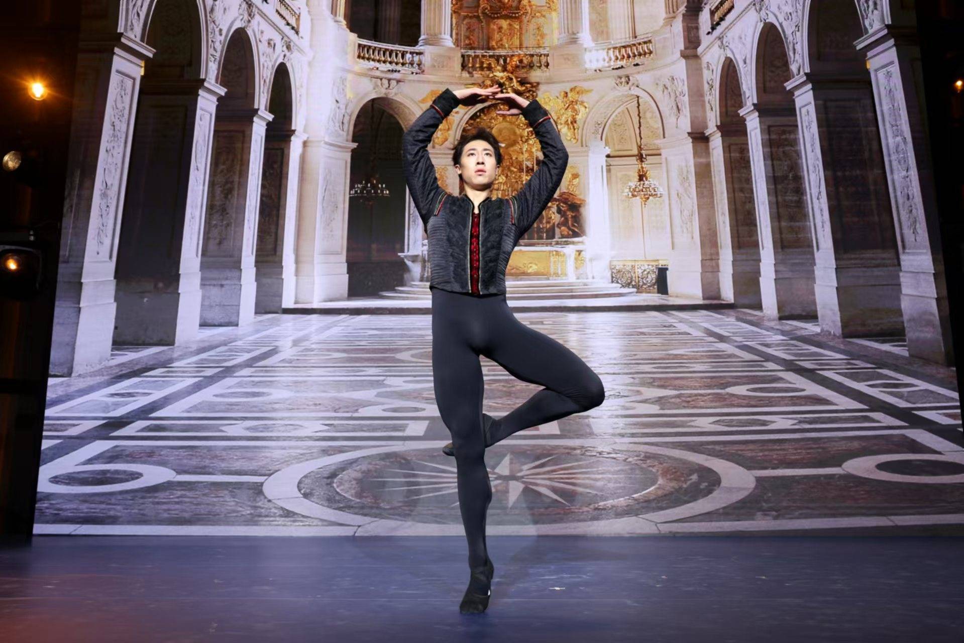 来自美国纽约城市芭蕾舞团的首席演员陈镇威,美国旧金山芭蕾舞团首席