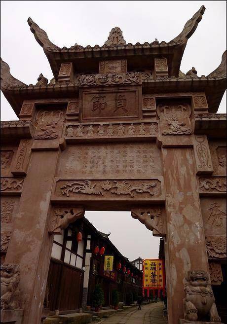 古代的贞节牌坊是什么,为什么古人那么看重它呢?