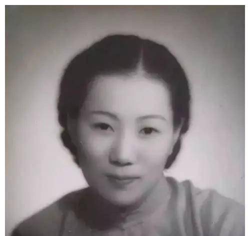 邵洵美(1906—1968),新月派诗人,散文家,出版家,翻译家.