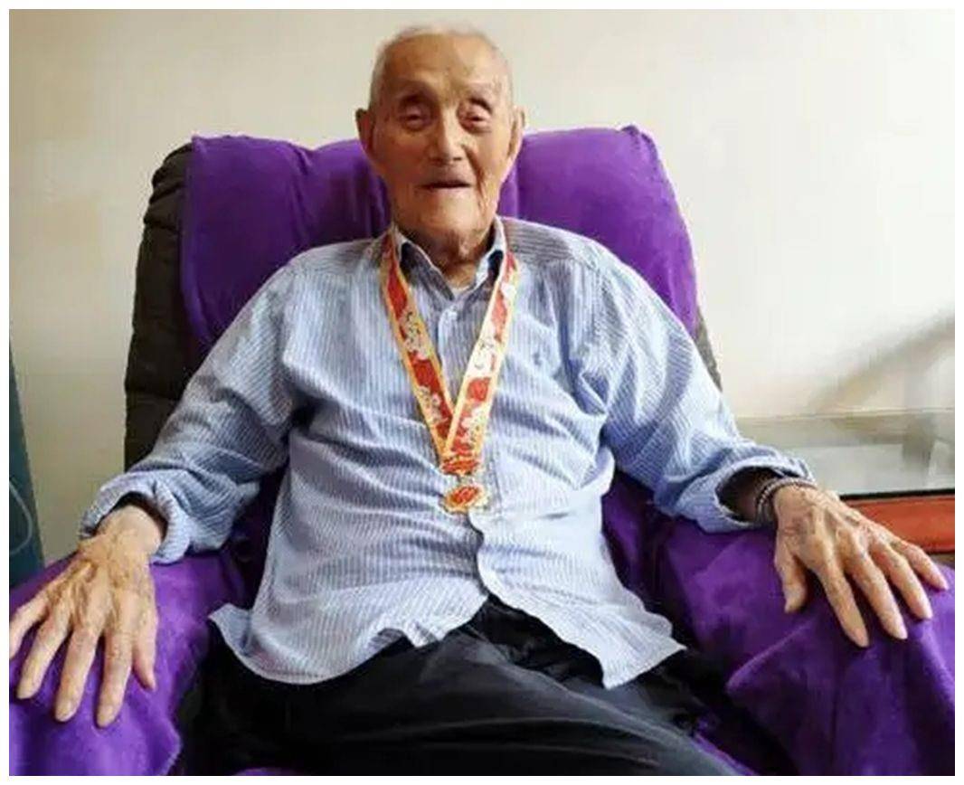 拽着马尾巴爬雪山的"红小鬼"辞世,开国将帅第4长寿_邹衍_罗荣桓_少将