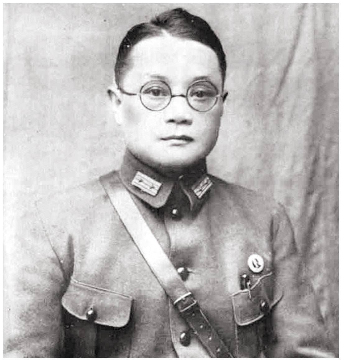 刘湘花重金买通医生装死,后却真死于其手,原来蒋介石给得更多_潘文华