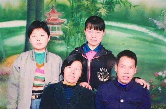 03年北大学子写《卖米》走红,24岁遗憾病逝,校方在八宝山办葬礼