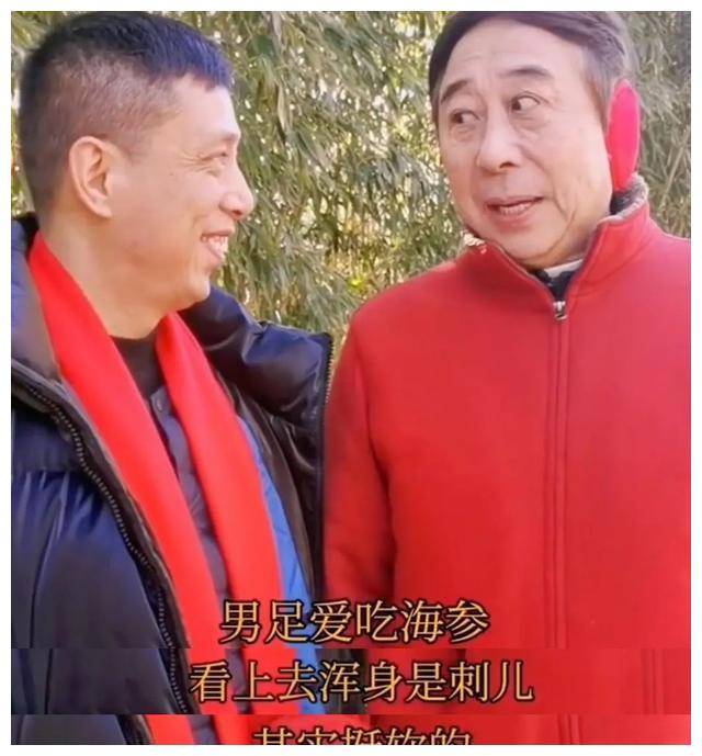 "另一边,有相声演员编了天津快板嘲讽男足.爱之深责之切,任何人对