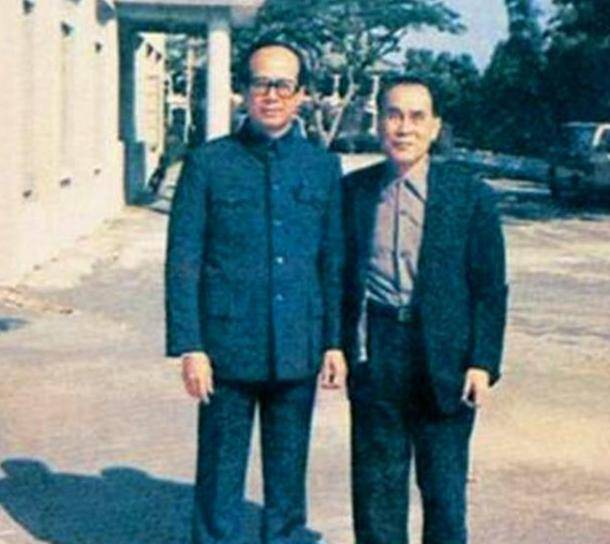 他裸捐国家2000亿,李嘉诚亲自扶棺送终,如今儿子开出租为生