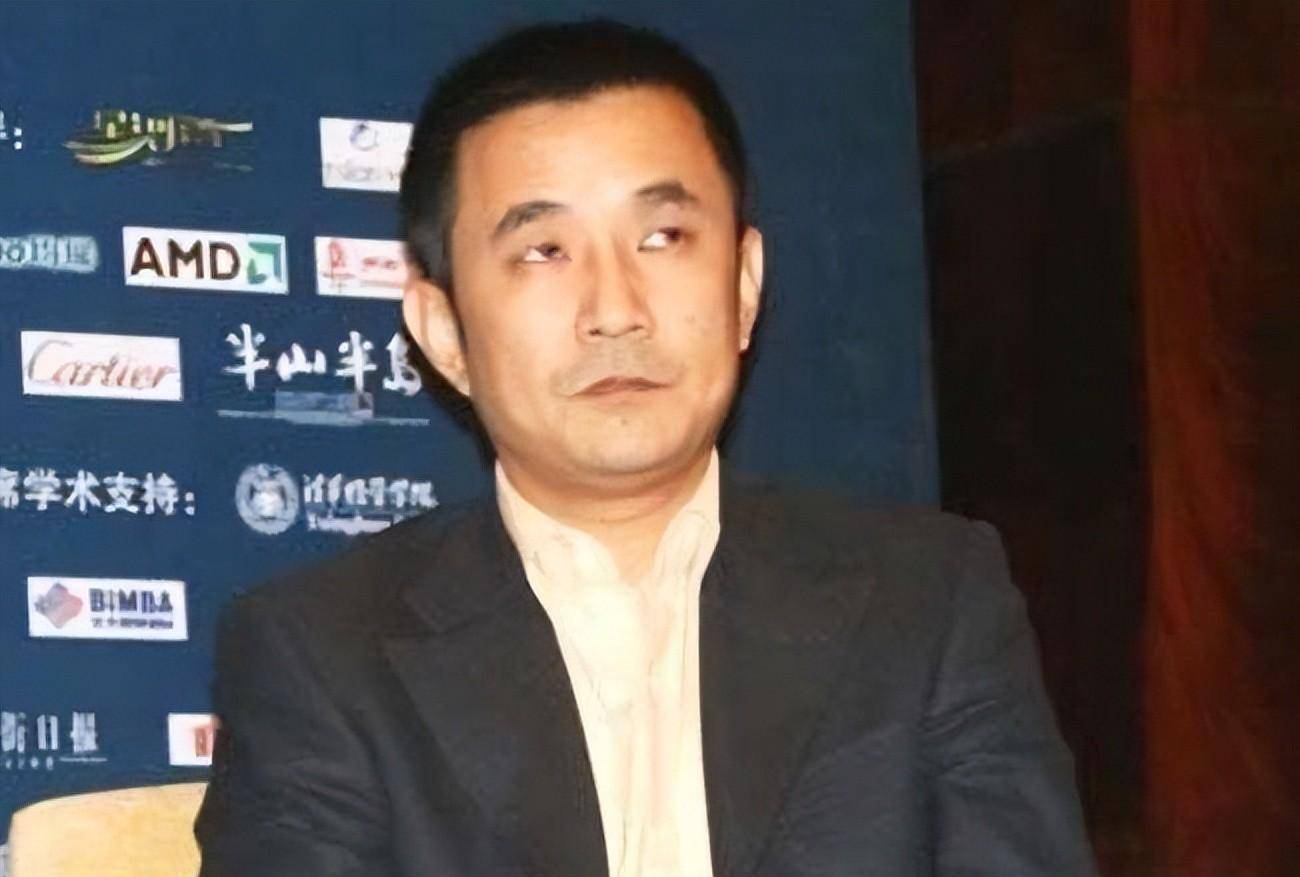 前江西首富欠下800亿,套现61亿带女星出逃,父亲去世都不回来_王永红