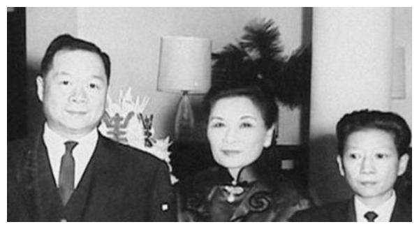 天之娇女孔令伟，却拒绝做女人，梳着大背头有着三妻四妾_女子_小姐_家族