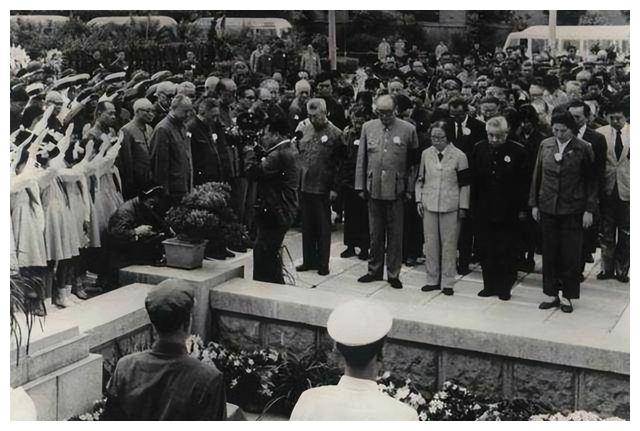 1981年,宋庆龄在北京病逝,为何葬礼比原定时间提前5分钟?