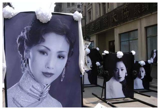 直击阮玲玉葬礼:轰动整个上海滩,十二位大佬抬棺,30万人来送别