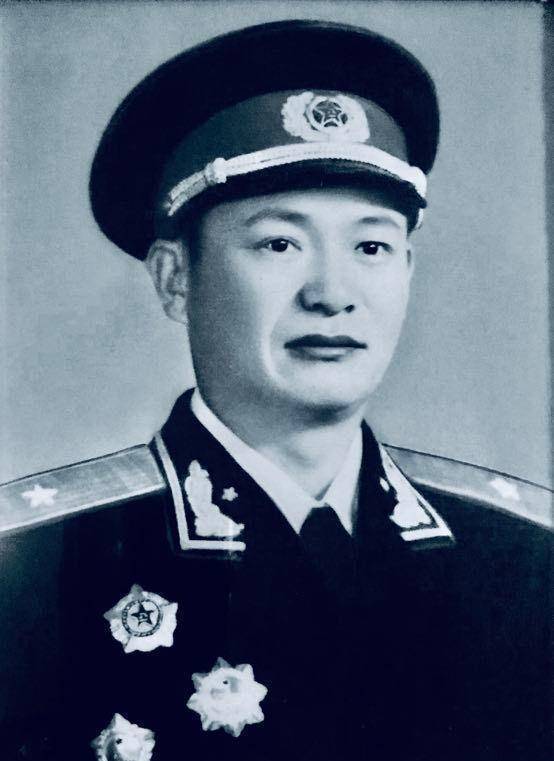 李文华中将在北京军区图片