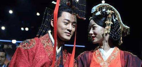 原创后燕慕容熙有多疯狂,抱着皇后的尸身入睡,当着百官面与亡妻交欢