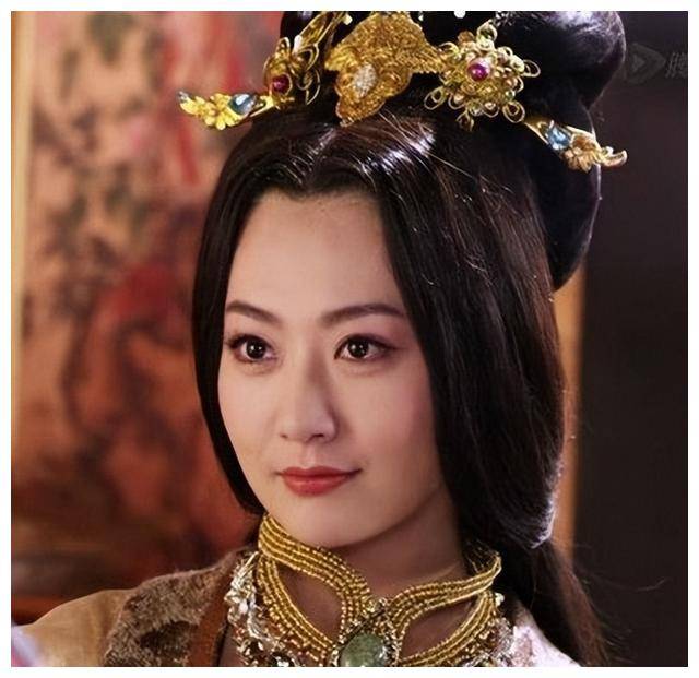 终于发生了,身在行宫享乐的杨广,被觊觎皇位已久的宇文化及,率领禁军