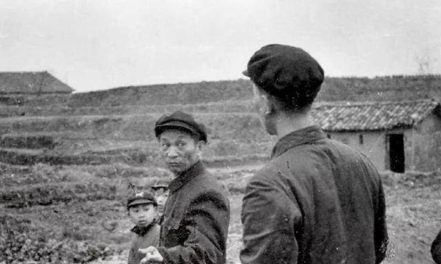 中将和部队分散,"盗"马率部突围,安全返队后提出:和妻子分手_吴先恩