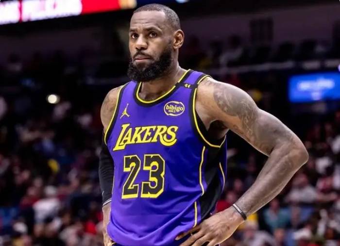 对阵西部强队时达拉斯独行侠攻防策略与胜负关键