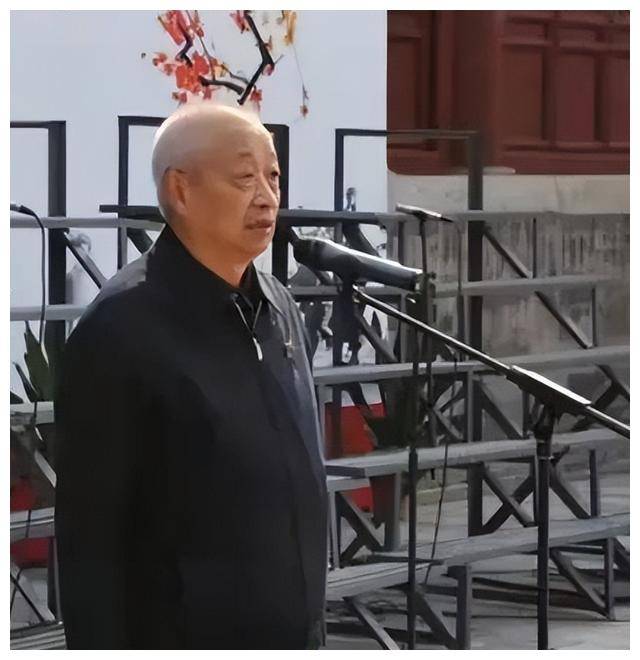 1961年,58岁的陈赓去世,留下4个年幼的孩子后来怎么样了呢?_陈知建_父亲_革命
