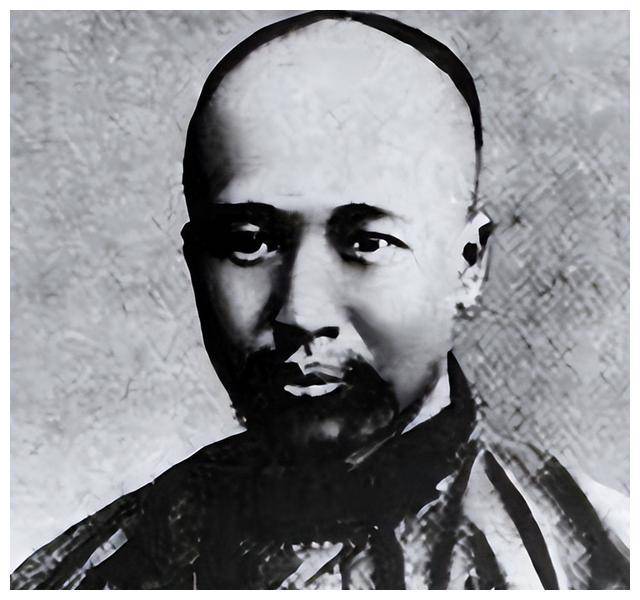 康有为在信中说他和翁同穌,尚书潘祖荫,御史屠仁守等的关系极好,他