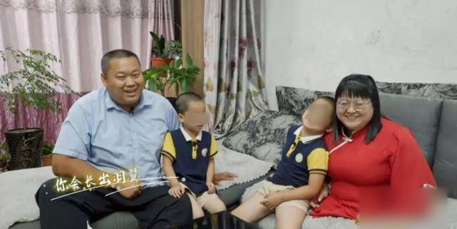 2015年,无腿妈妈冒死生双胞胎,医生努力4小时创造"生命奇迹"