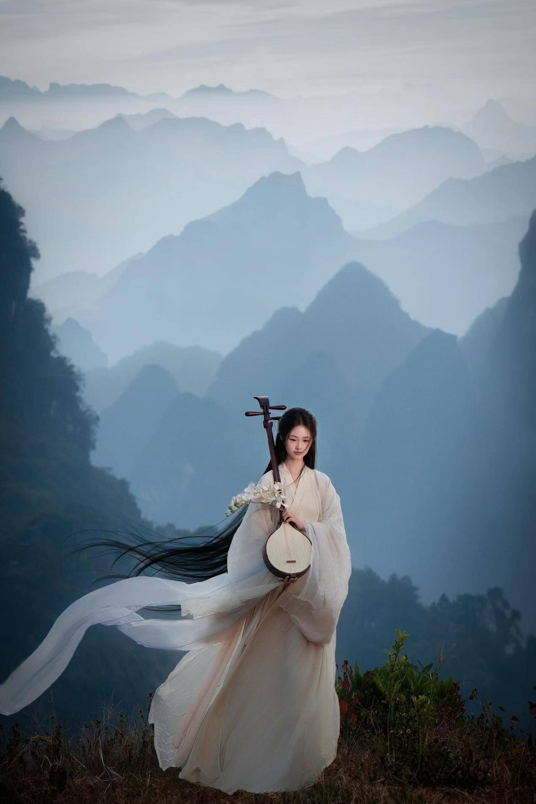 当我们无论是外出游玩,踩点,还是专程创作,遇到漂亮的景致,即便身边有