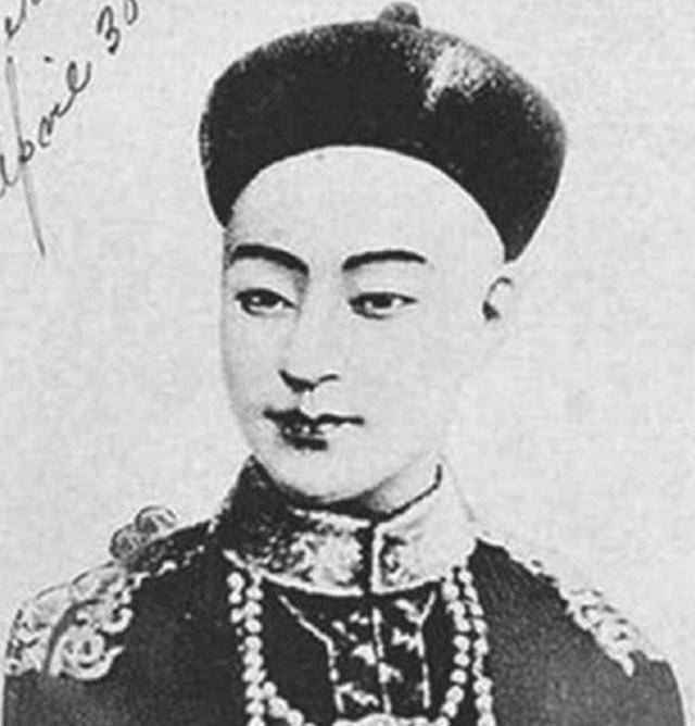 溥仪晚年游故宫看到一张照片,他说了这几个字,专家都懵了