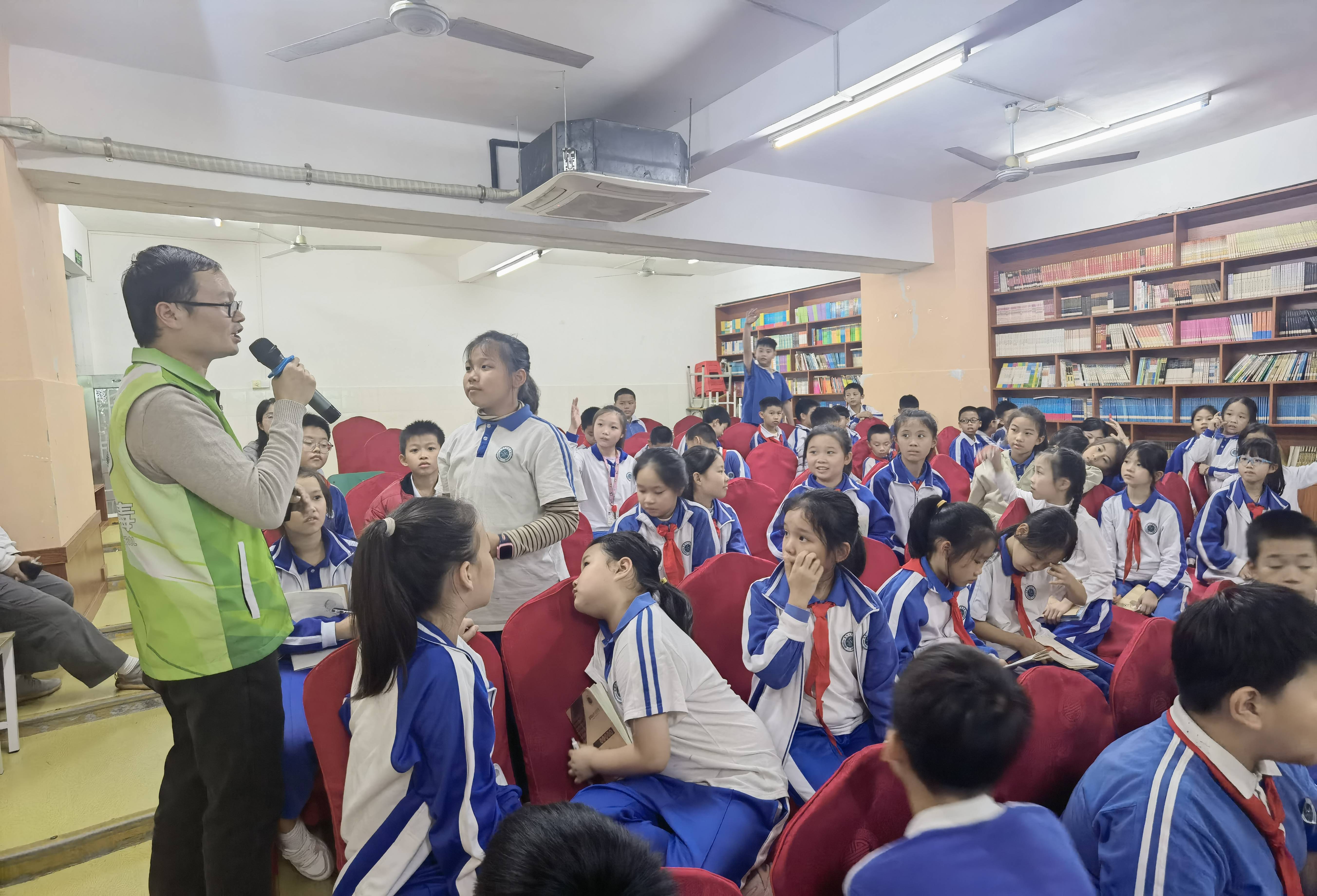 深圳龙岗:慧眼识毒 拒毒有方