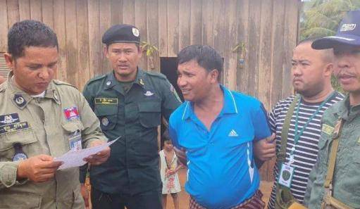 追踪到了王大伟和他的表哥在洪都拉斯的住处,并且派出了一批杀手去