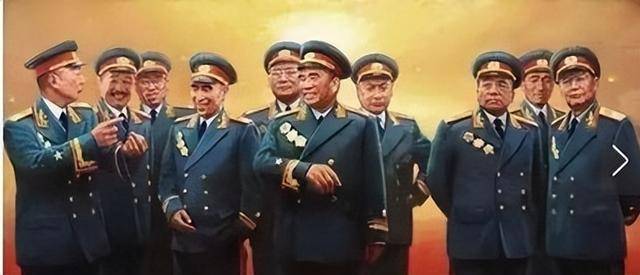1955年毛主席审阅元帅名单，看到贺龙名字时笑道：他可是好配角_部队_革命党_蒋介石