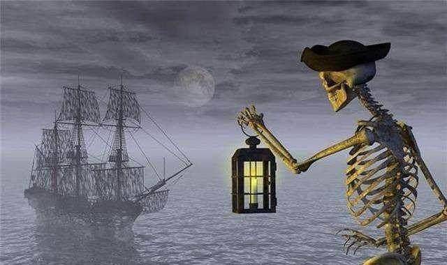 这艘船只上面一个人都没有,但看上去这艘船不久前还有人人生活的迹象