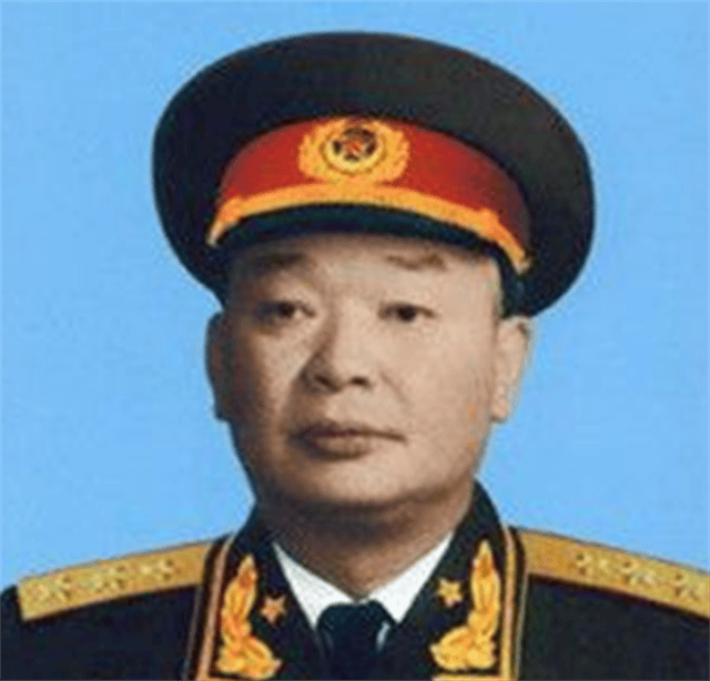 韦杰任成都军区副司令25年,辅佐了多位司令员,从未要求变更职务_大军区_工作_军事