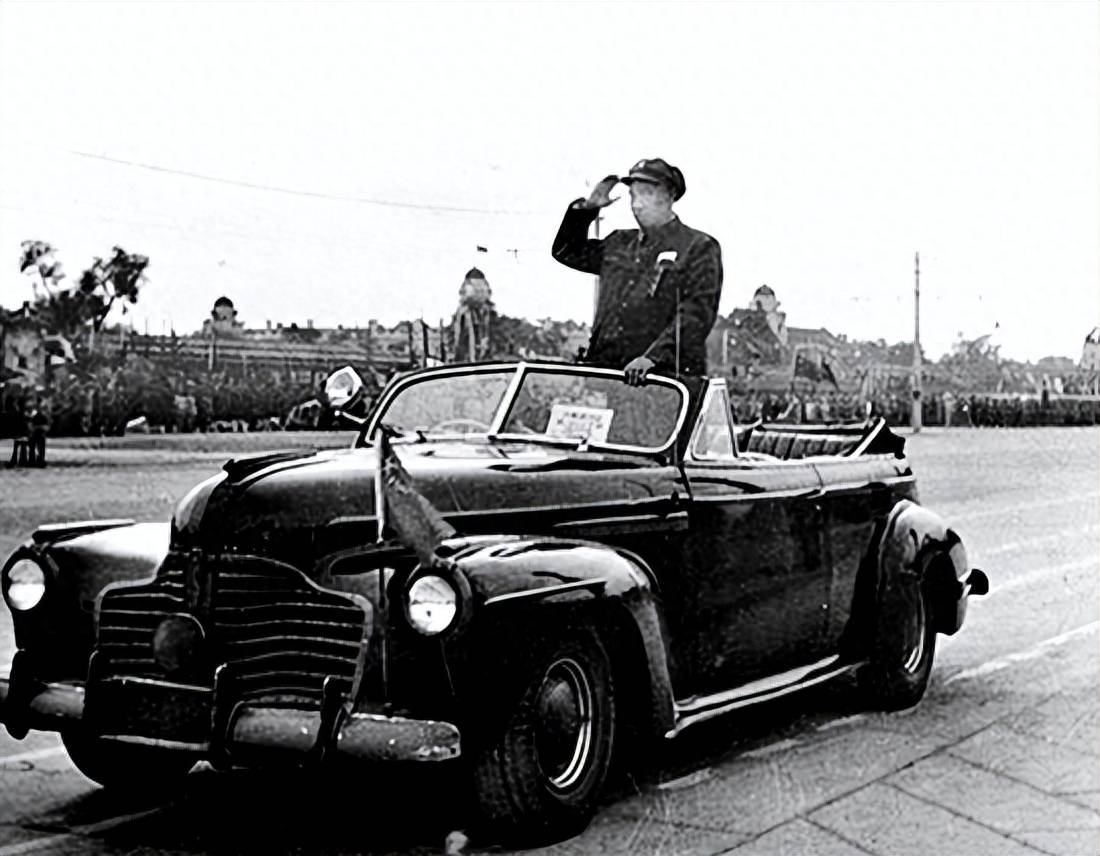 49年开国大典实况广播,6个半小时无差错,最后一刻留下历史遗憾