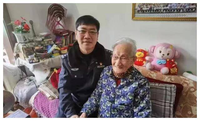 指着屏幕:她是我妻子_李秀英_冯学永_丈夫
