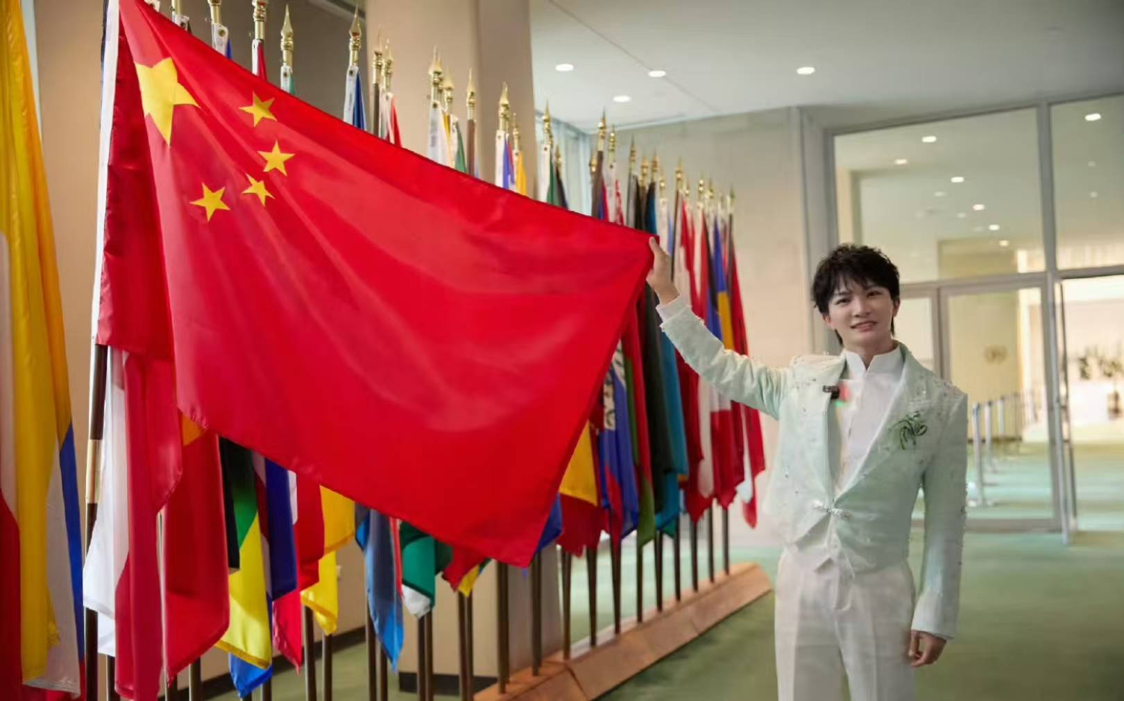 周深世界巡回演唱会加场西雅图 北美已增至4场 底气源自伦敦场爆火_歌曲_联合国