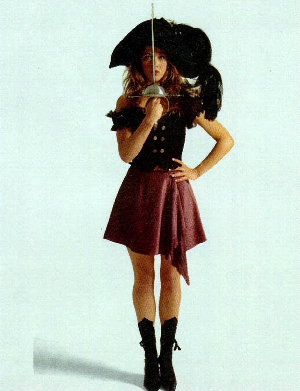 西班牙独眼美人:戴着眼罩却容貌倾城迷倒众生,国王为她失去理智_安娜