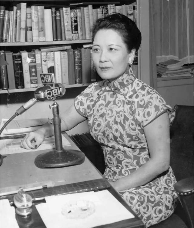 宋美龄前往医院慰问,一伤兵:我求求您,请让军医不要锯掉我的腿