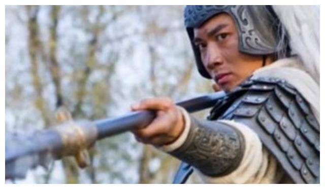 古代将士用的"枪"是用什么做成的?虽非铁棍,但普通人仍用不起
