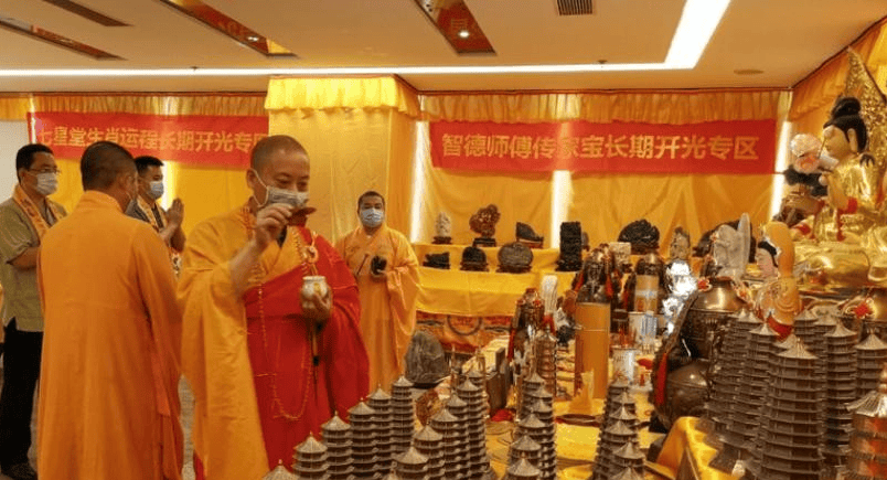 “开光”到底是什么意思?寺庙开过光的东西,真的灵吗?_物品_佛珠_佛像
