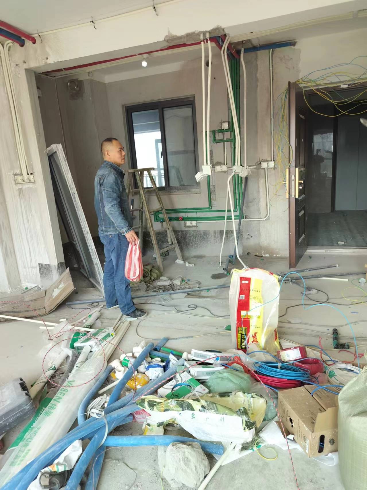 聚焦装修施工队：建筑艺术与匠心精神的完美融合