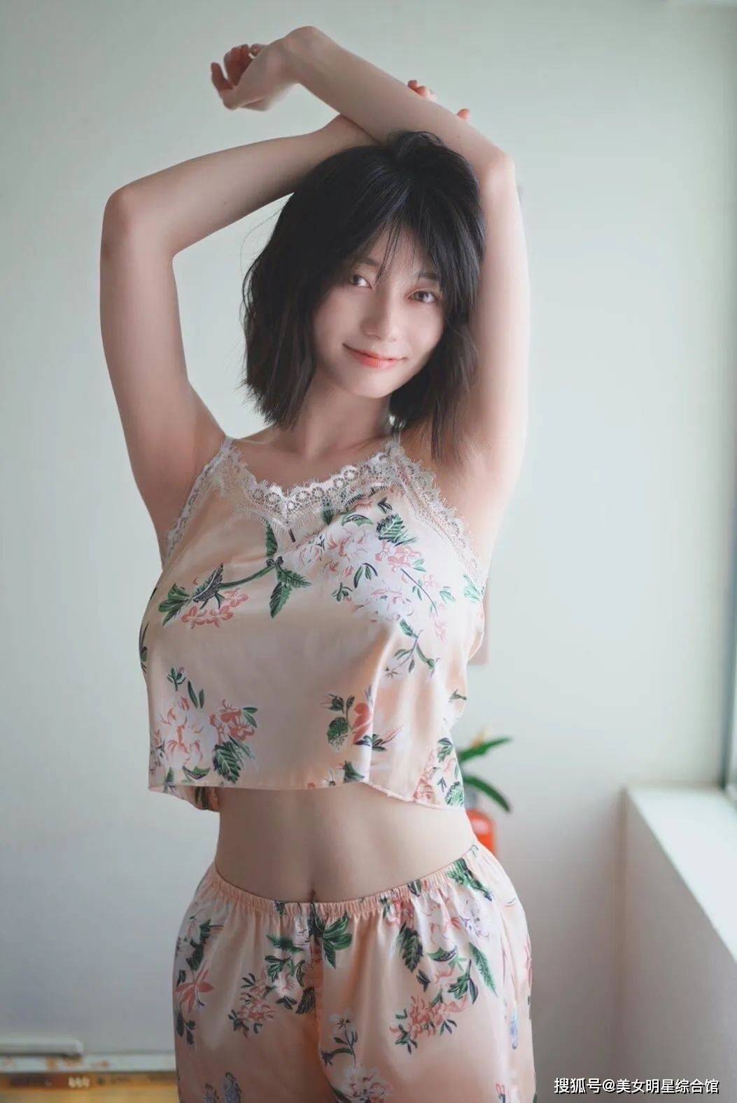 高以翔生前的爱犬去世