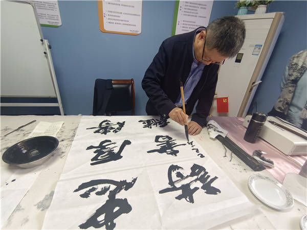 “艺法心悦·共筑和谐”——阜阳市书画法制心理联谊活动成功举办(图7)