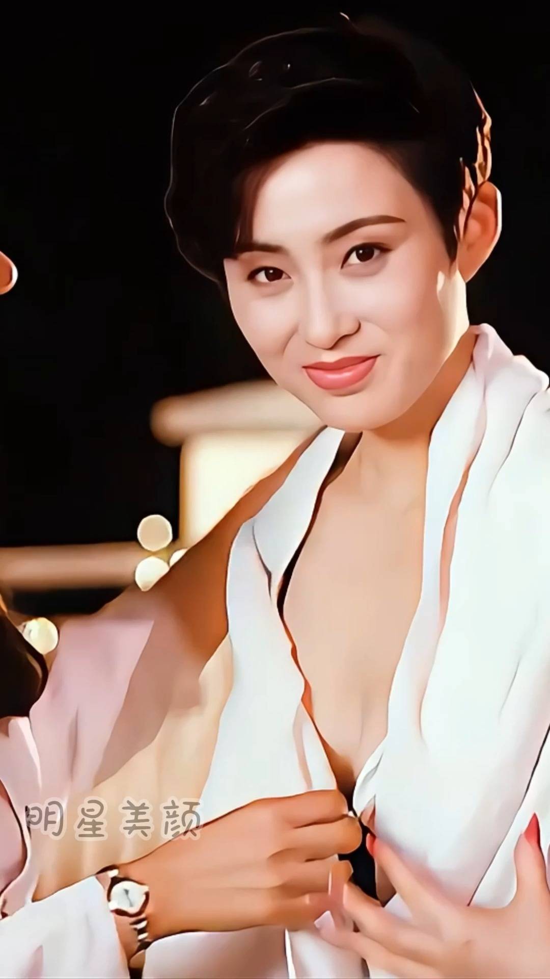 "回眸一笑百媚生"的张敏从女神到"人间清醒"