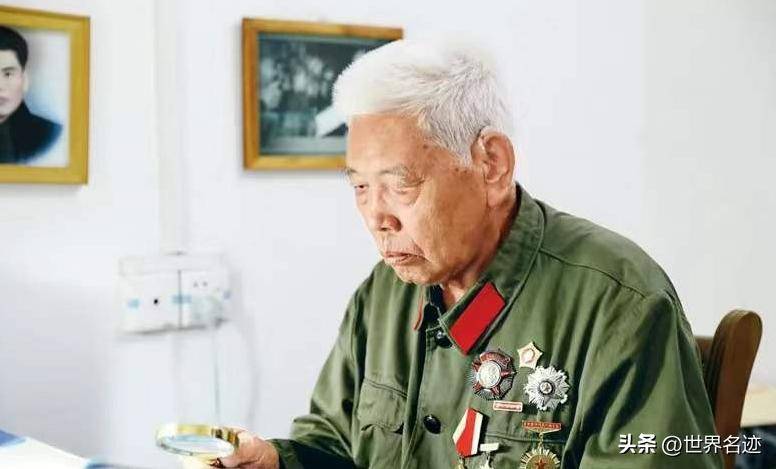 李延年的早期教育为他的军事生涯奠定了基础,他比那些文盲战友多了一