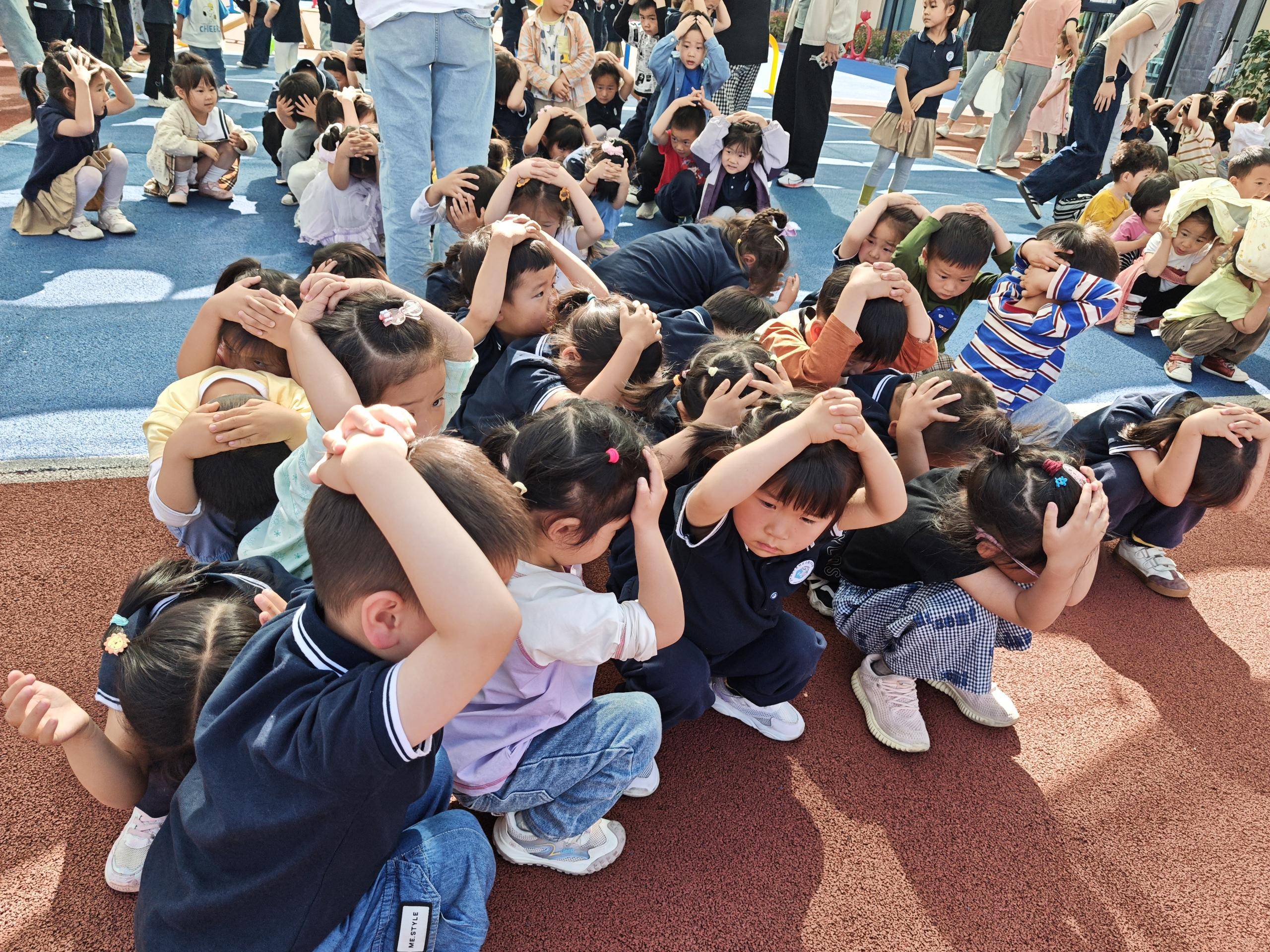 苏州市姑苏区冠云实验幼儿园:以练筑防,临震有方