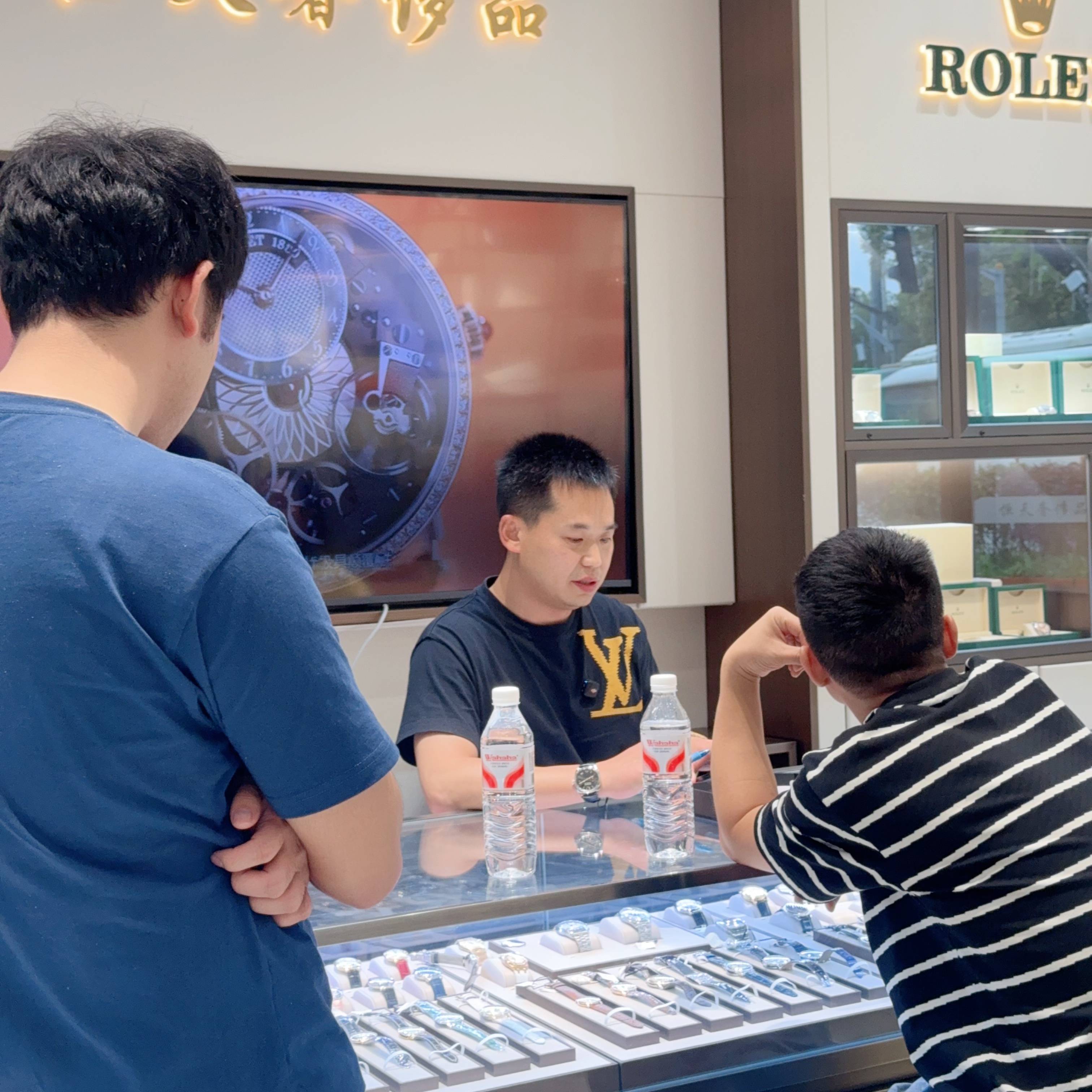 奢侈品回收店铺鉴定的简单介绍 奢侈品采取

店肆
判定


的简单

先容
（奢侈品店铺规章制度） 奢侈品