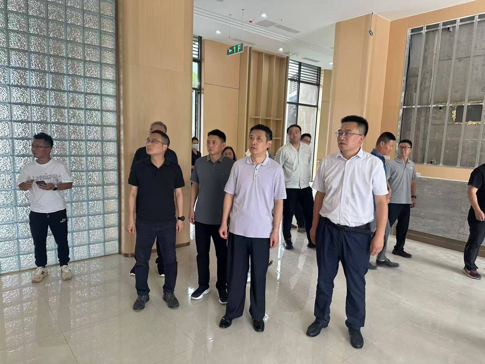 蒲江县委副书记,县长赵钢到县老年养护中心建设项目调研