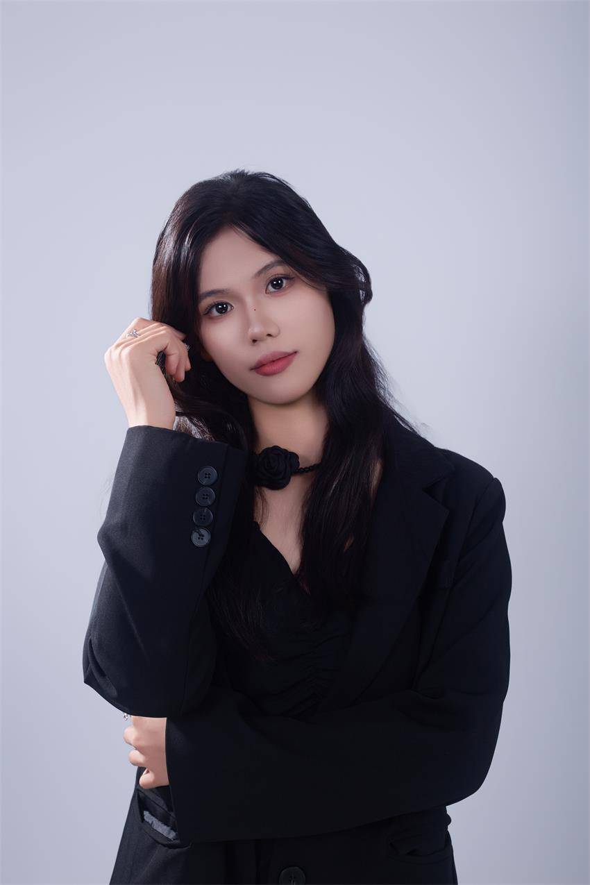 黎秀茹（KLH）：用优雅和自信书写美丽的模特新星
