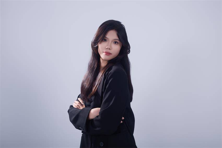 黎秀茹（KLH）：用优雅和自信书写美丽的模特新星