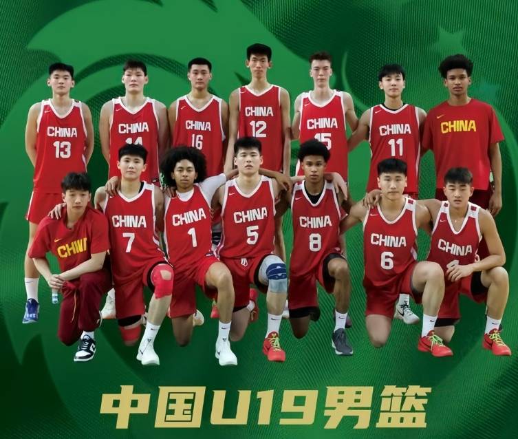 张·博伊恩（Zhang Boyuan）得到15分中国U19男子篮球